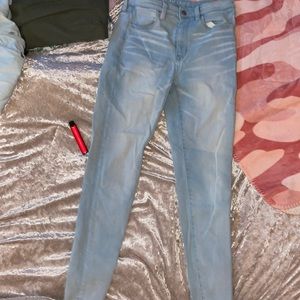 amazing jeans just dont fit me anymore.